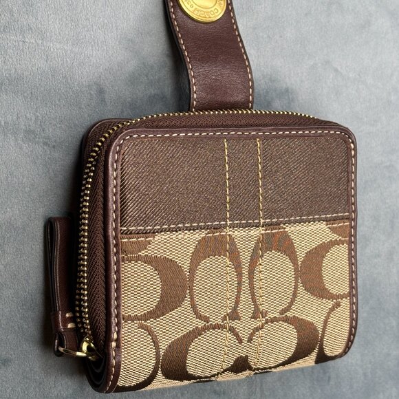 Coach Signature Canvas Compact Snap Wallet - Picture 3 of 6